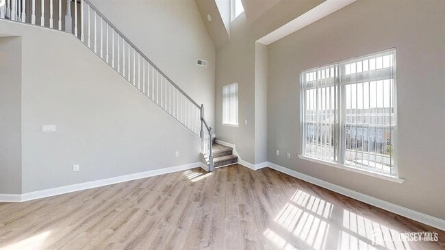 Building Photo - 6403 Fernandez Ct