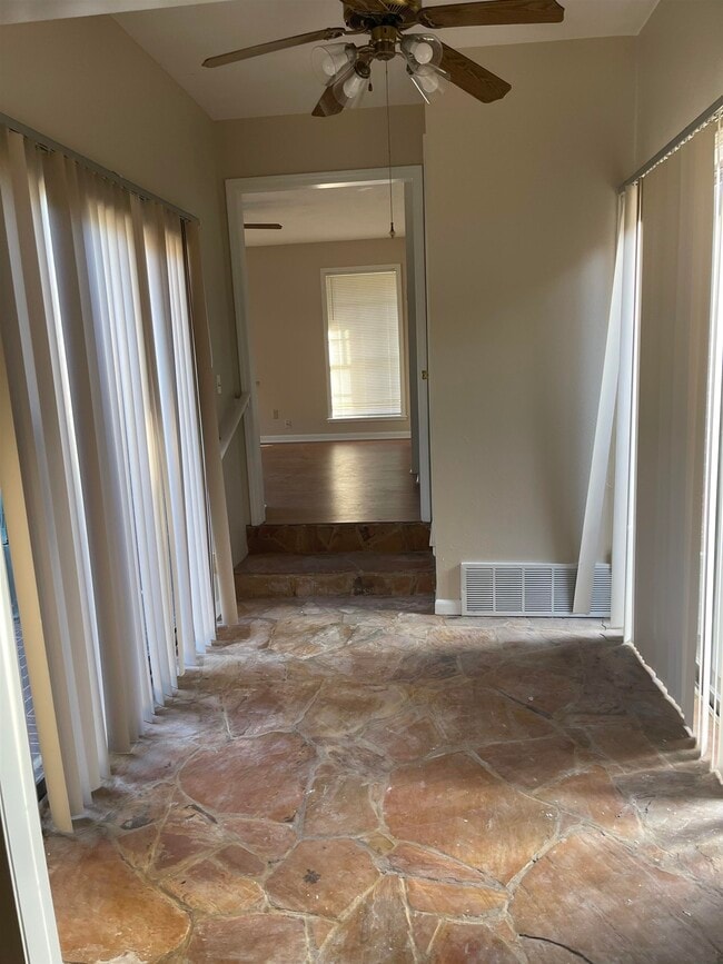 Building Photo - 7371 Bayou Bend Cove