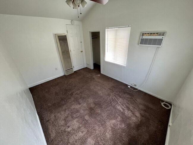 Building Photo - 10919
