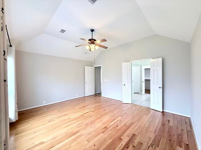 Building Photo - 9006 Sundown Dr
