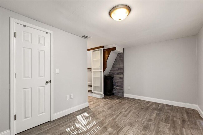 Building Photo - 841 Piedmont Ave NE