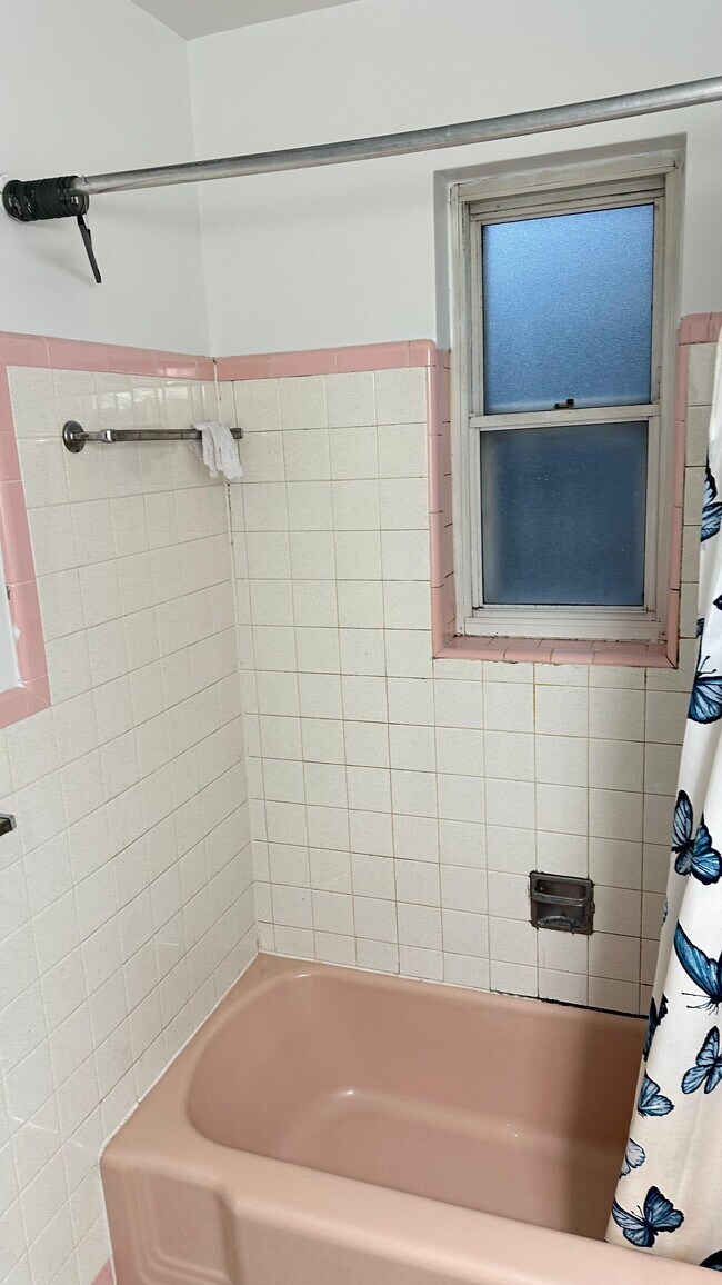 Building Photo - 2915 Mignon Ave