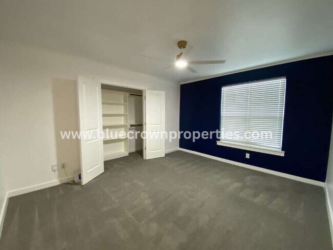 Building Photo - 1223 E Waco Ave