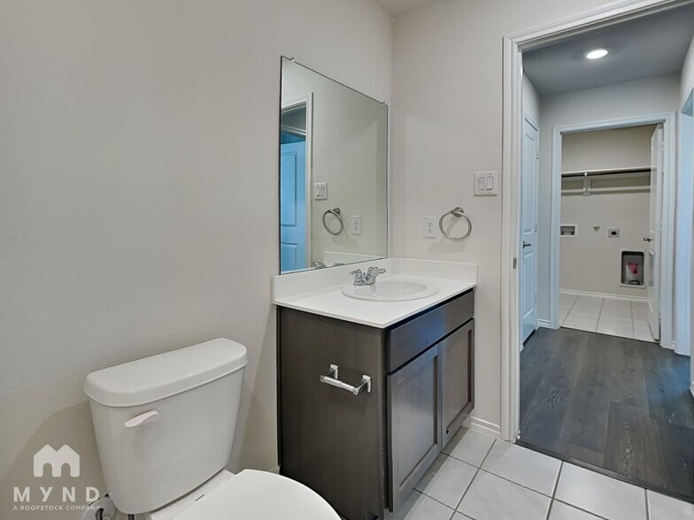 Building Photo - 3008 Aberdeen Dr