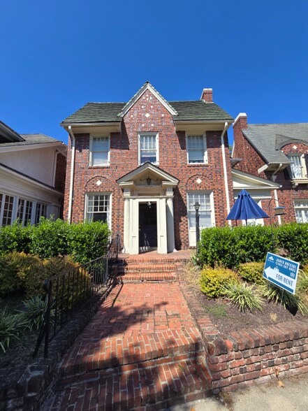 Building Photo - 714 N Arthur Ashe Blvd