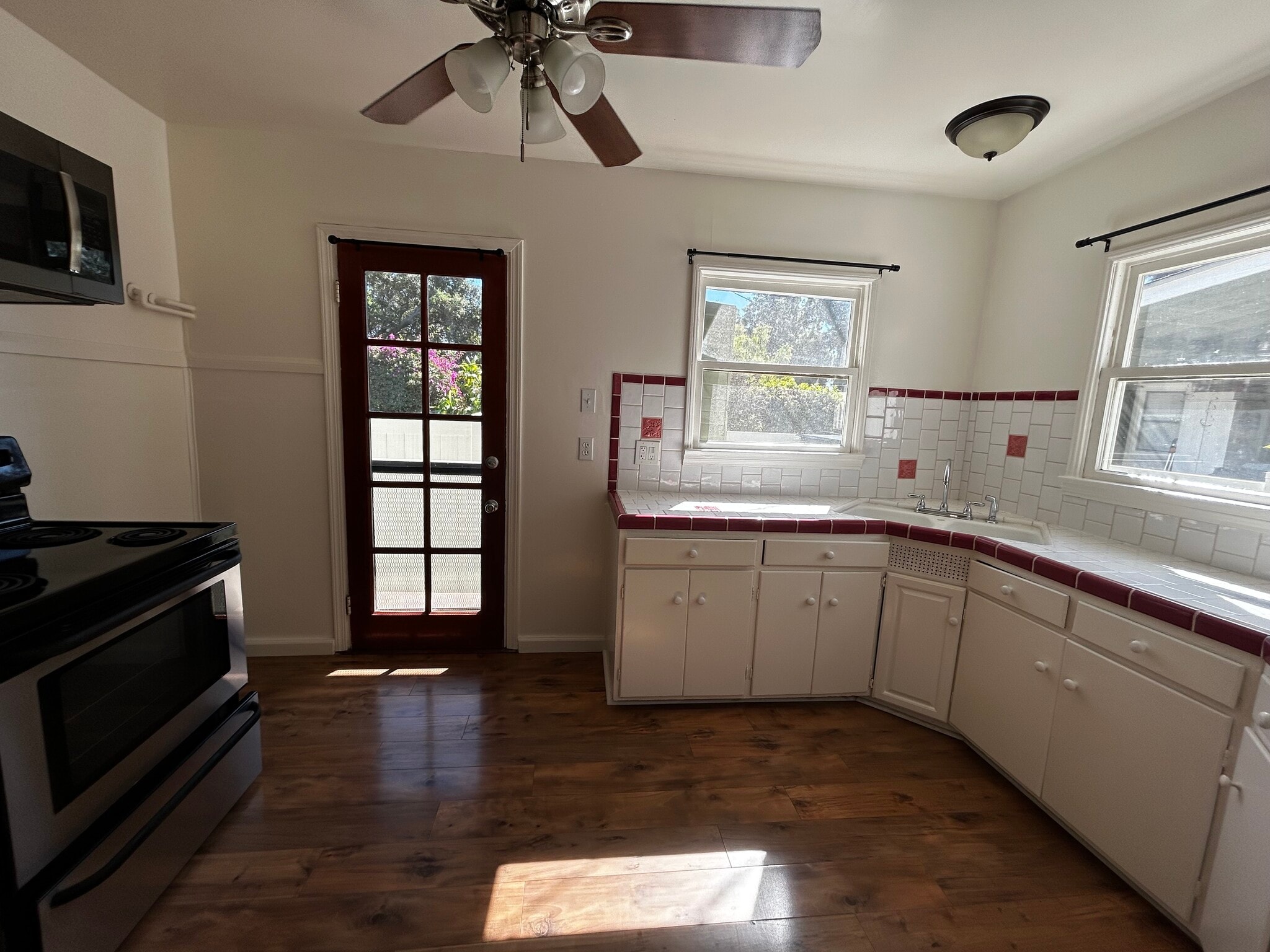 Building Photo - 254 N Canyon Blvd