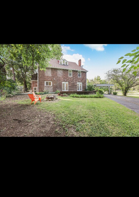 Building Photo - 2421 Airport Dr