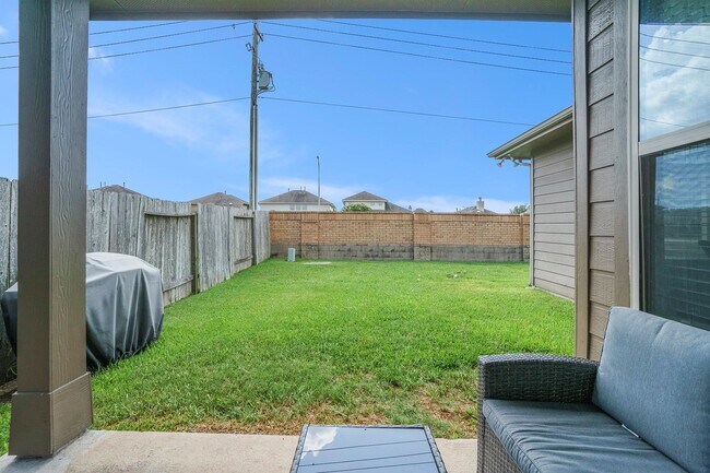 Building Photo - 2449 Pamplona Ln