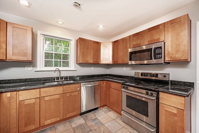 Building Photo - In The Heart Of RVA, close to VCU, Fan, Carytown & More