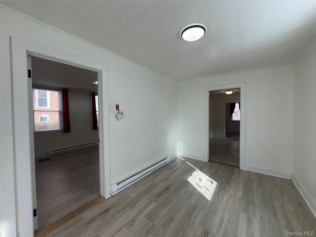 Building Photo - 88 Main St