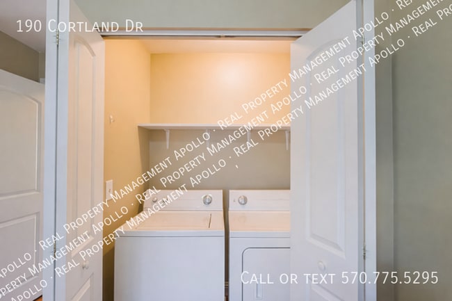 Building Photo - 190 Cortland Dr