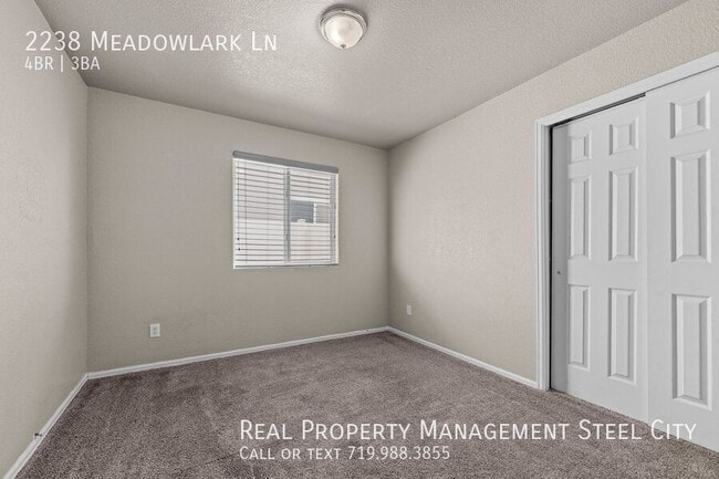 Building Photo - 2238 Meadowlark Ln