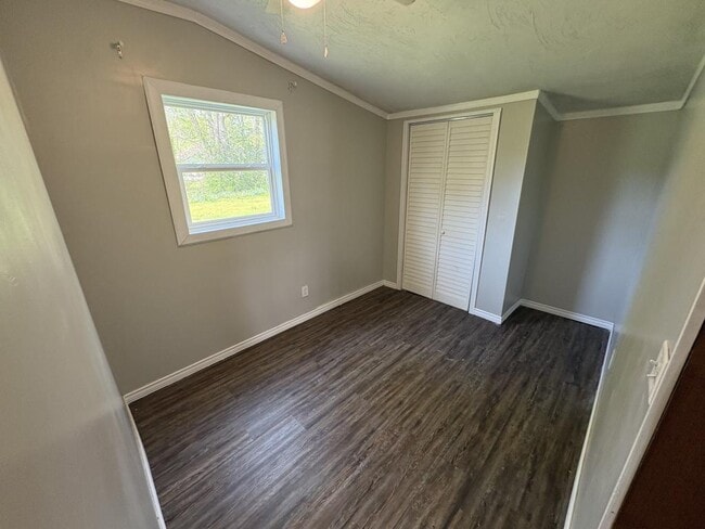 Building Photo - 515 S Washington St