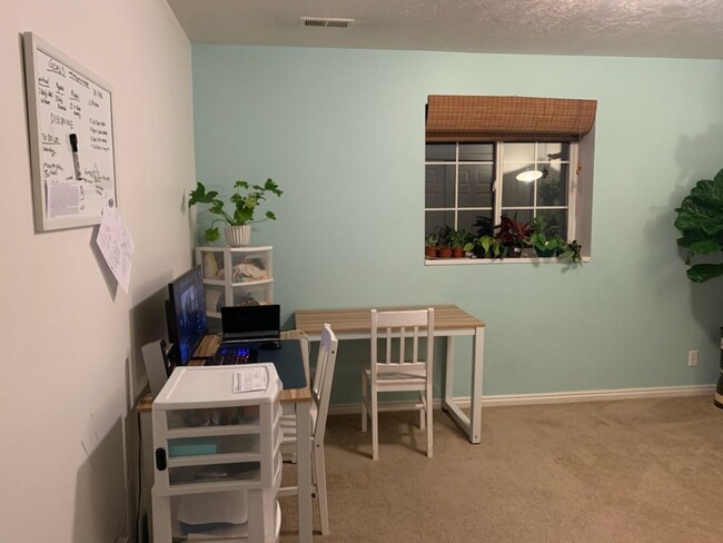 Building Photo - Beautiful Condo Near BYU and Provo Rec Center