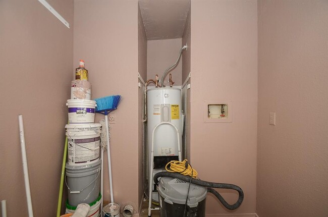 Building Photo - 9414 Clipperwood Pl