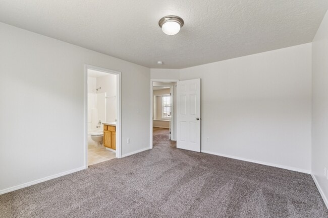 Building Photo - 123 Chapparosa Ct E