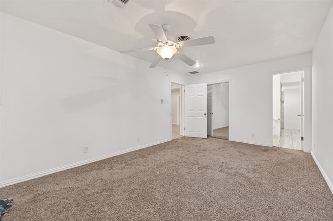 Building Photo - 3003 Topham Cir