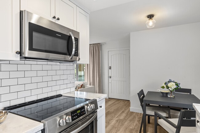 Building Photo - 2715 Camino Del Mar