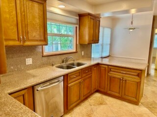 Building Photo - 3751 Stone Canyon Ave