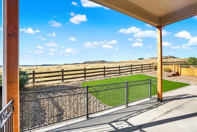 Building Photo - 7576 Oasis Dr