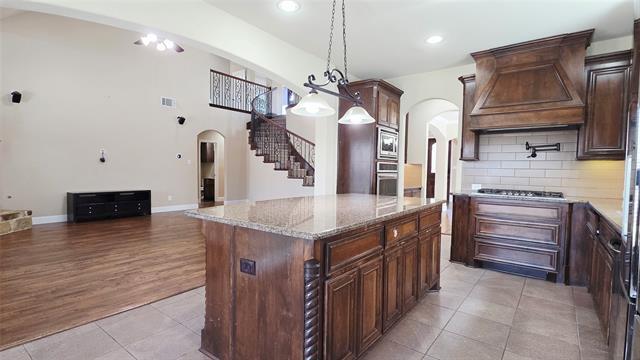 Building Photo - 12381 Summertree Dr