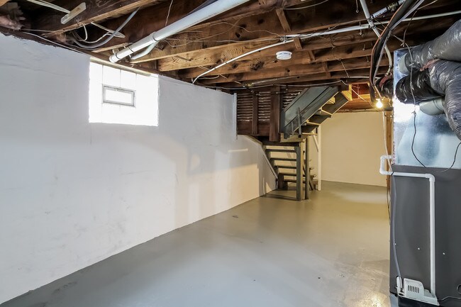 Building Photo - 259 Valley Ave NW