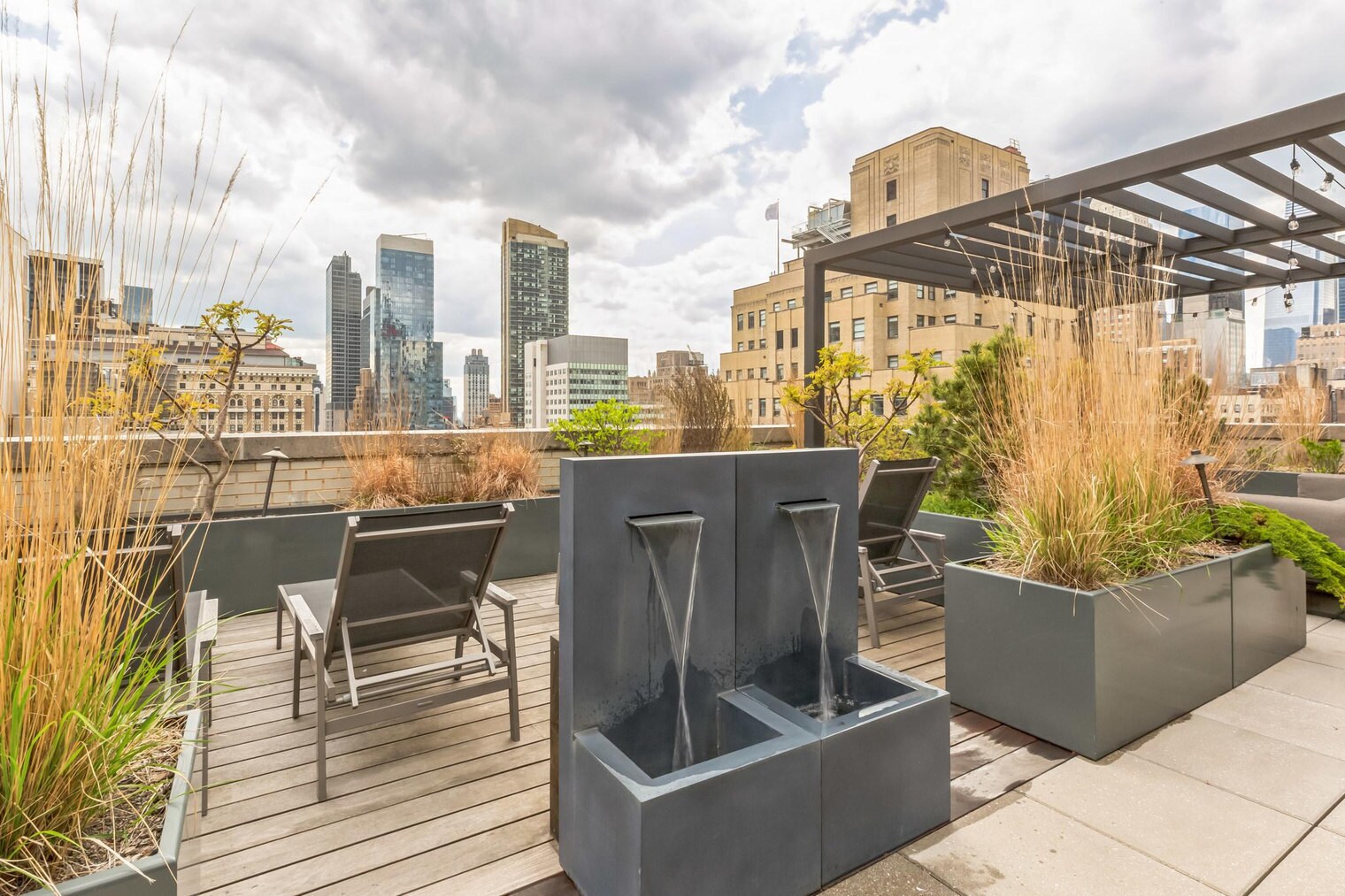 Building Photo - 64B W 37th St