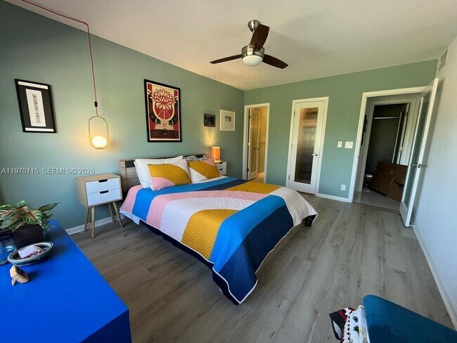 Building Photo - 2230 NE 56th Pl