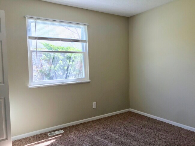 Building Photo - Charming 3 Bedroom, 2 Bathroom Home in Perry Township!