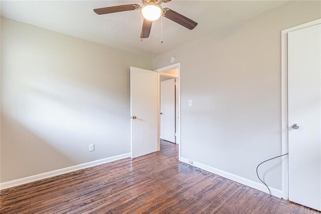 Building Photo - 149 Meadow Park Ln SW