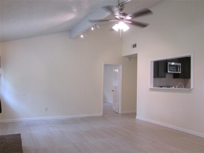 Building Photo - 66 Ranch House Loop