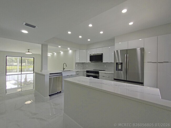 Building Photo - 7280 Amberly Ln