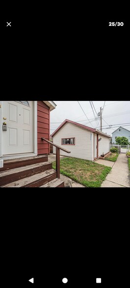 Building Photo - 5019 Homerlee Ave