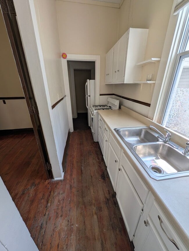 Building Photo - 1428 Rufer Ave