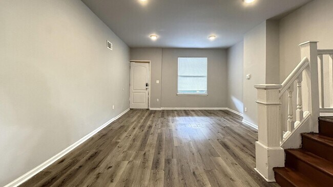 Building Photo - 5820 Belmar St