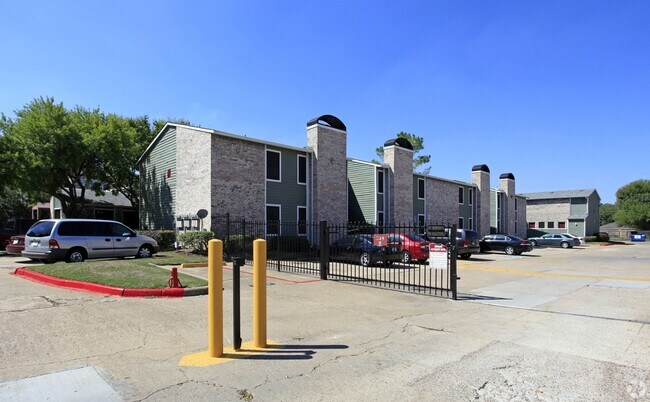 Building Photo - 10250 Lands End Dr