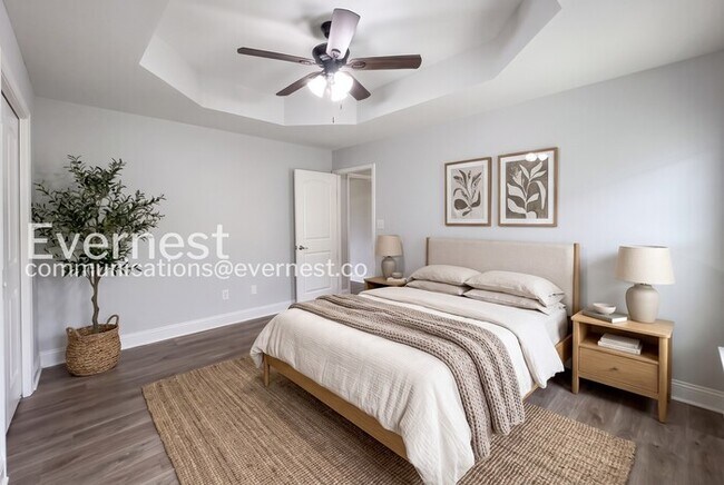 Building Photo - Charming Home with Fenced Yard and Attached Garage | Pet Friendly | Available Soon!