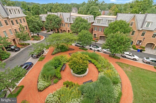 Building Photo - 4531 Westhall Dr
