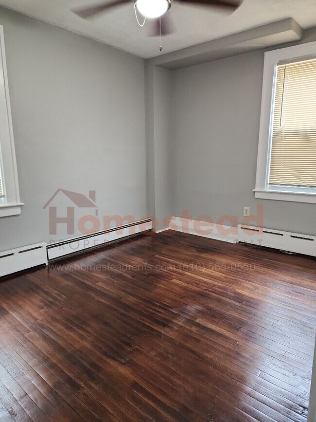 Building Photo - 5 BEDROOM HOME FOR RENT IN COLLINGDALE!