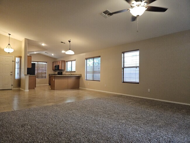 Building Photo - 2569 E Silversmith Trail