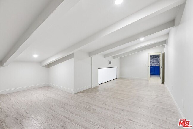 Building Photo - 2700 Cahuenga Blvd E