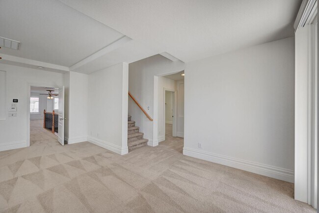 Building Photo - Stunning Rhodes Ranch Four Bedroom