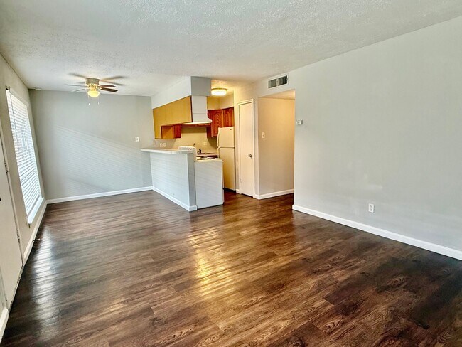 Building Photo - 936 Heights Blvd