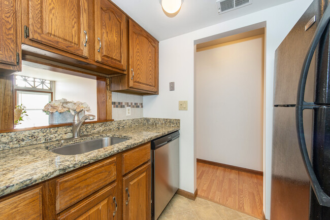 1st floor kitchen wit granite countertop and dishwasher - 21 Springfield Ave