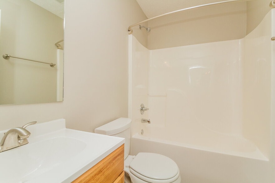 Building Photo - 4856 Nina Marie Ave