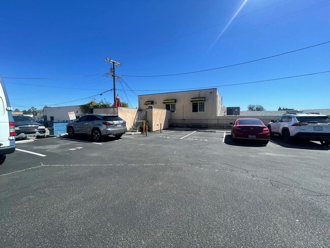 Building Photo - 117-116 Hart Ln