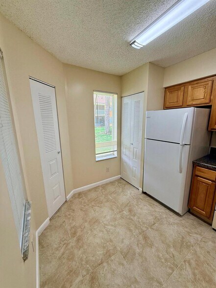 Building Photo - 1142 Coral Club Dr