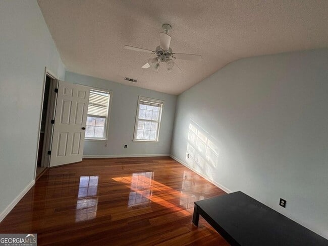 Building Photo - 1607 Heyford Cir NW