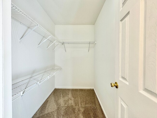 Building Photo - Charming 2 Bedroom Townhome in Chelsea Commons