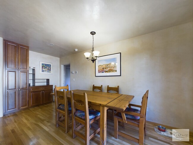 Building Photo - Fully Furnished 2 Bedroom Home in South Ca...